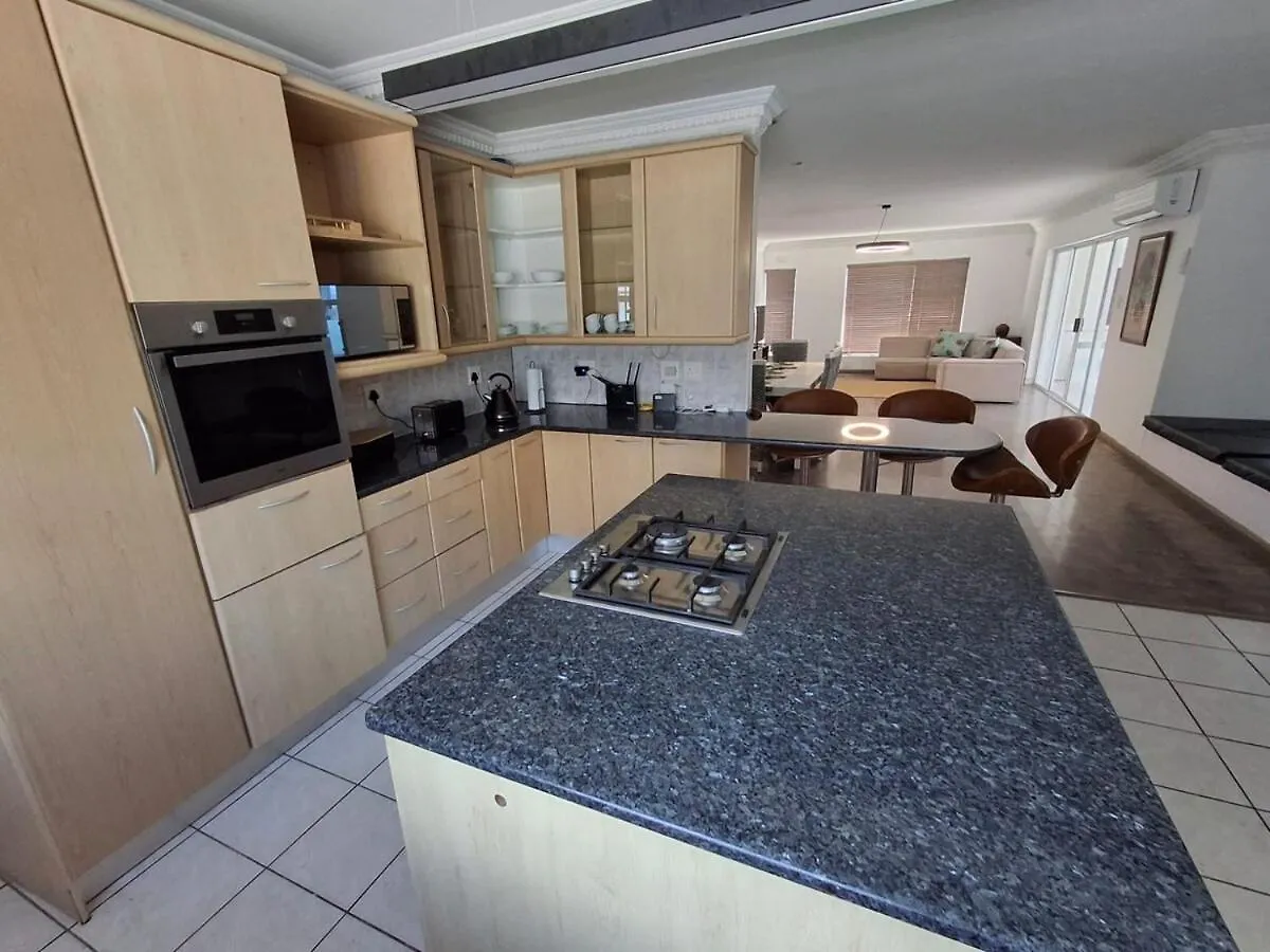 Vredekloof Views Villa Cape Town